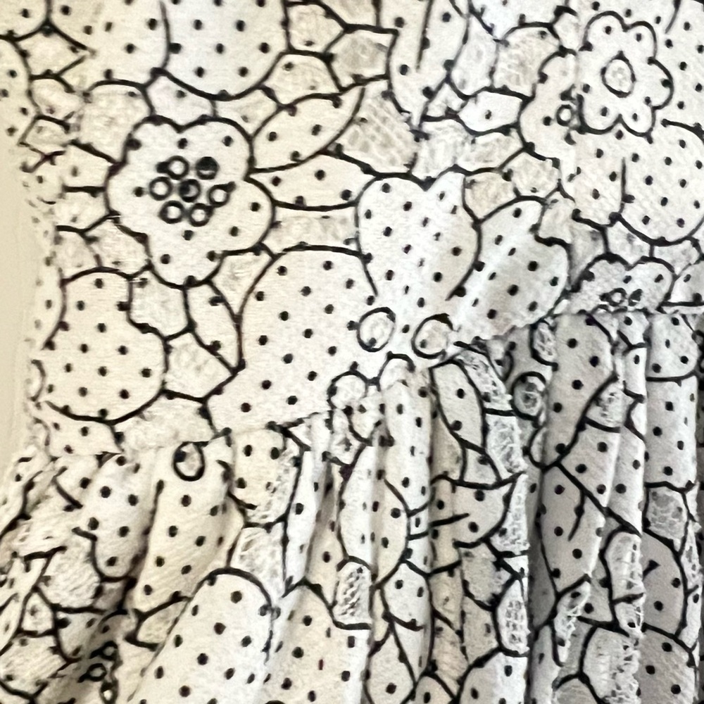 Geode Black and White Floral Dress - Picture 2 of 4